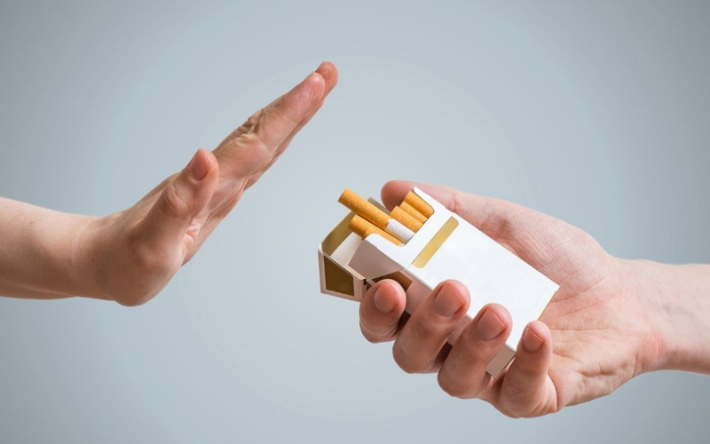 Quit smoking will protect your eyes